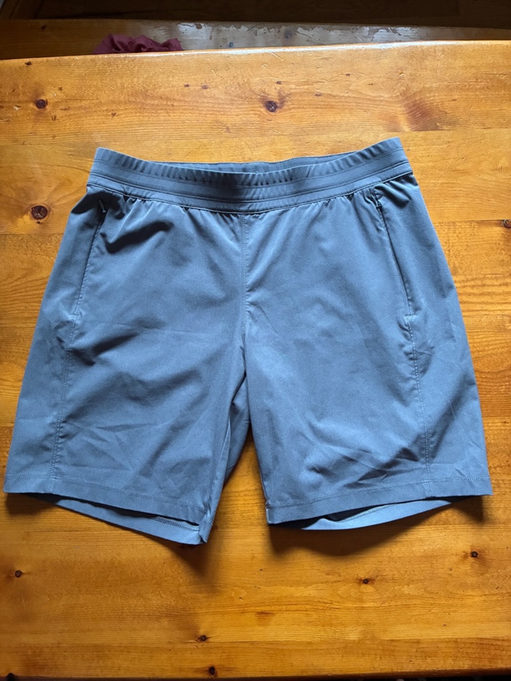 Kuhl Freeflex women’s 8” inseam shorts size medium grey